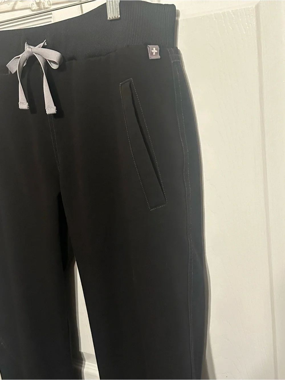FIGS | “Tansen” Black 5 Pocket Scrub Joggers - Men’s Medium